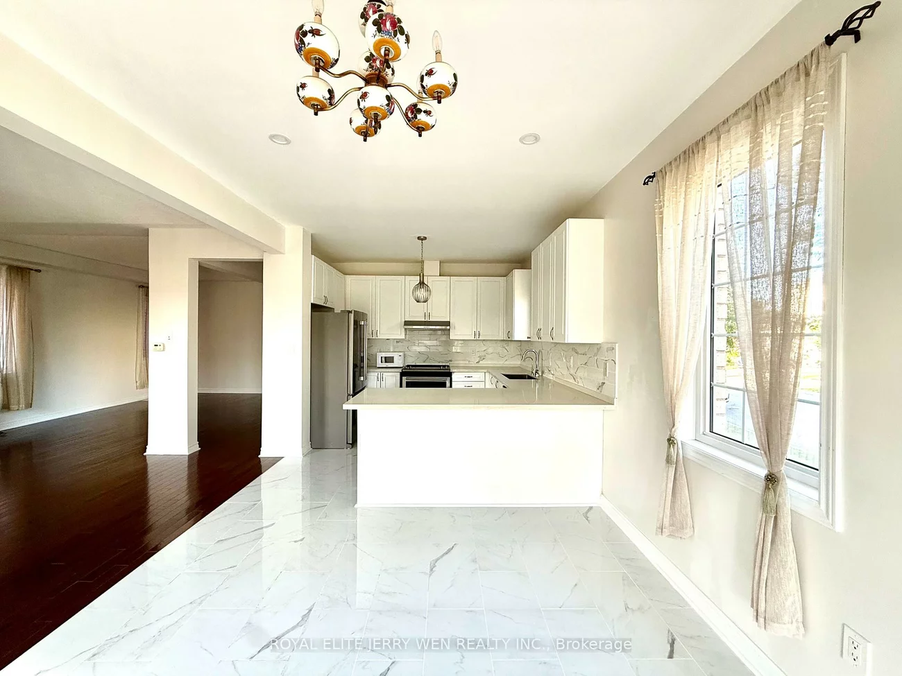 13, Herefordshire, Woodland Hill, Newmarket