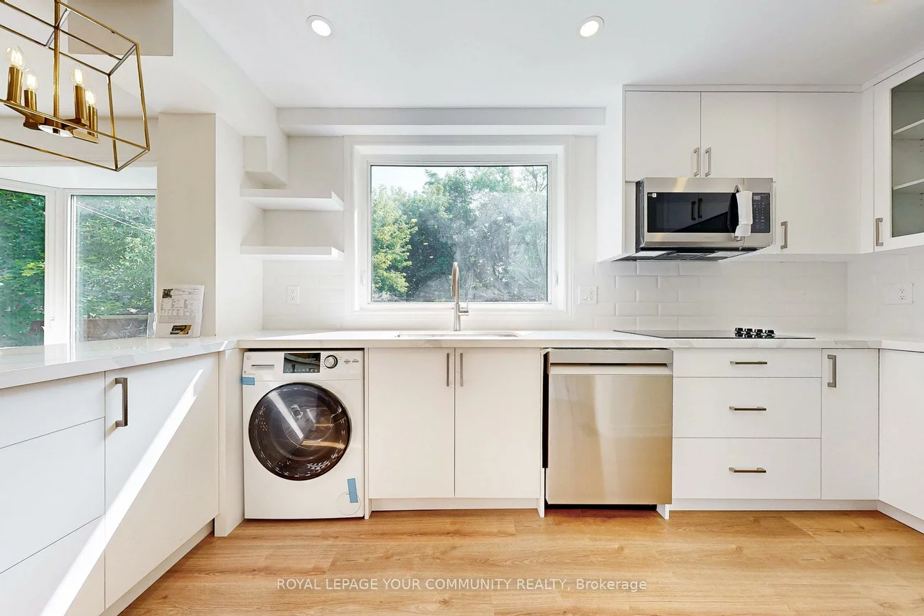83, Lundy's, Huron Heights-Leslie Valley, Newmarket