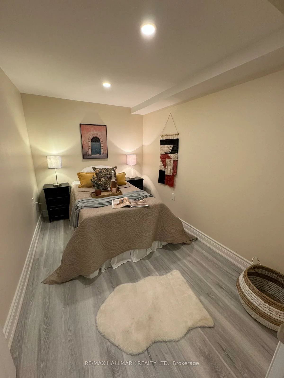248, Crossland, Glenway Estates, Newmarket