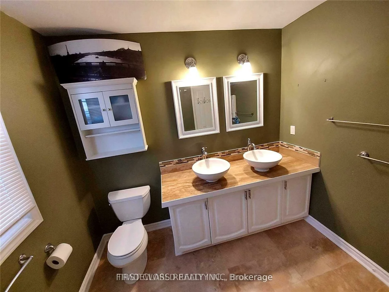 880, Leslie Valley, Huron Heights-Leslie Valley, Newmarket