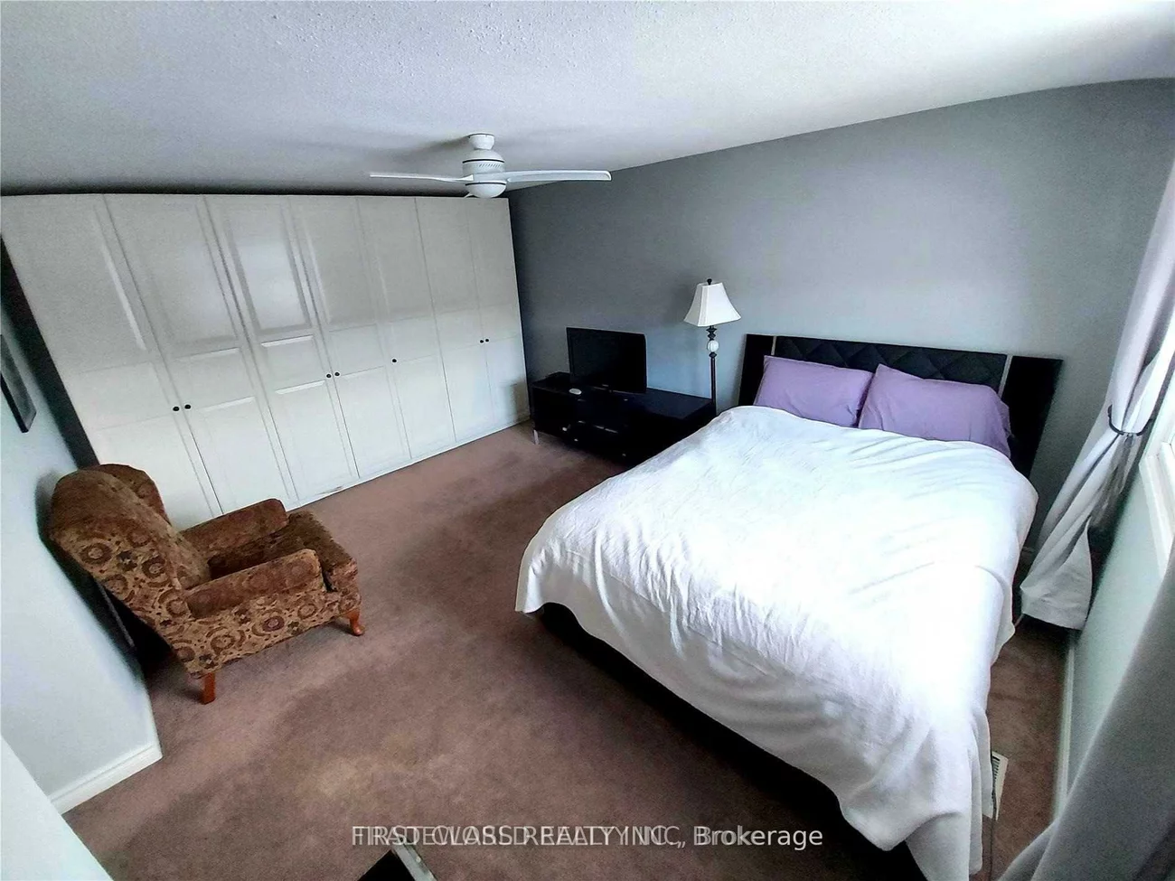 880, Leslie Valley, Huron Heights-Leslie Valley, Newmarket