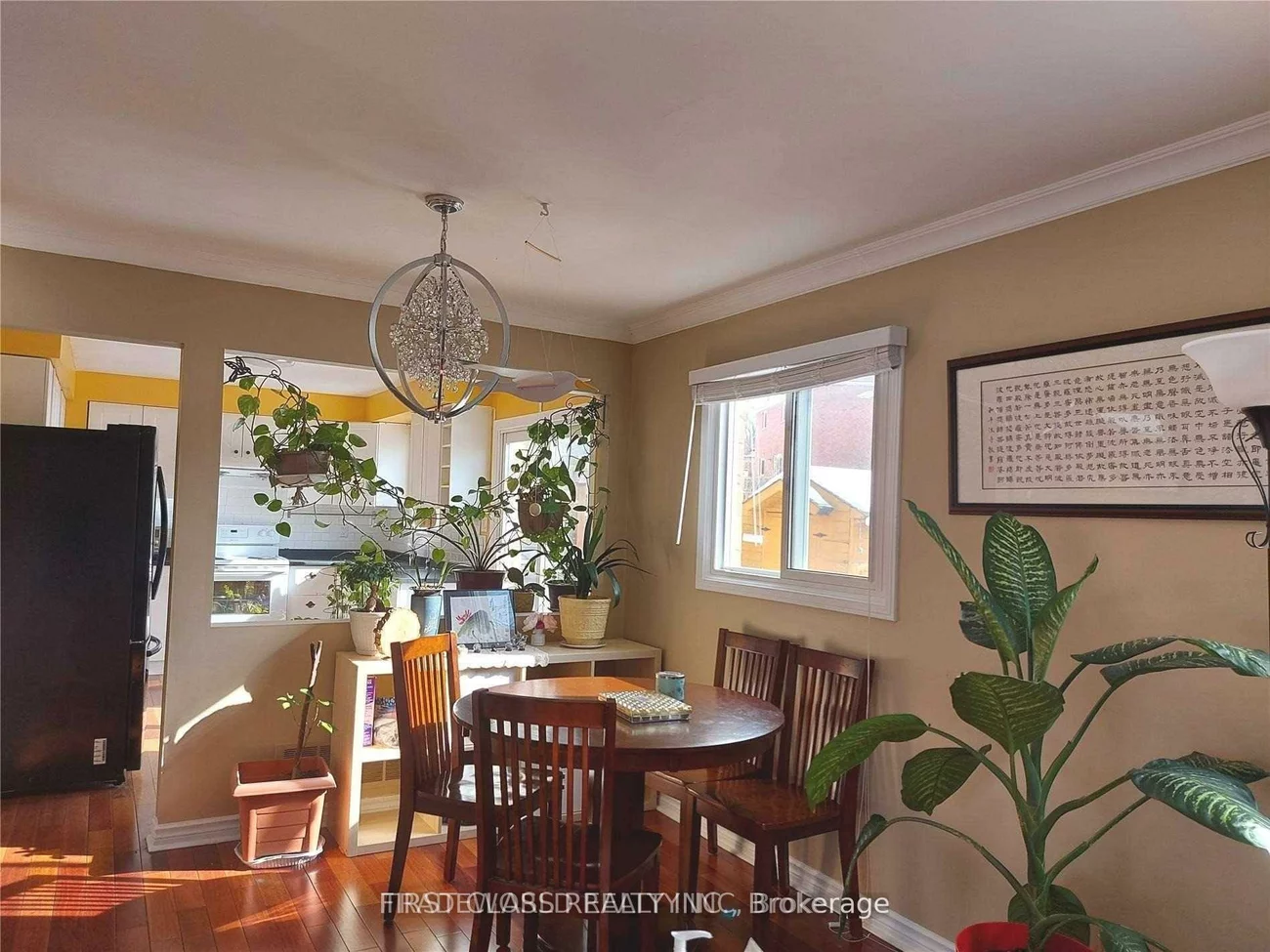 880, Leslie Valley, Huron Heights-Leslie Valley, Newmarket