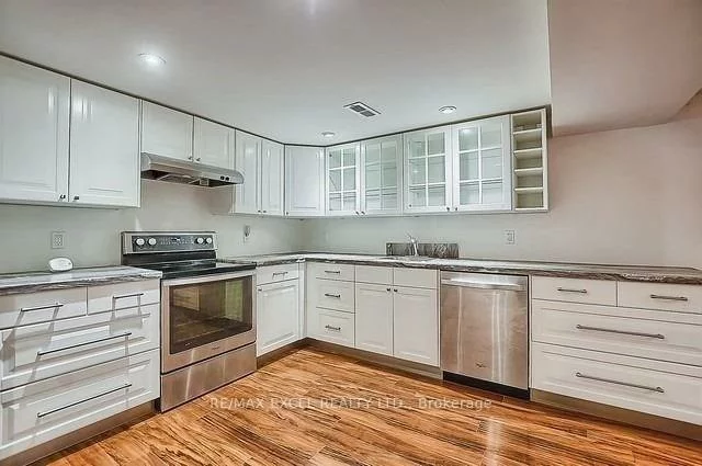 43, Boothbay, Central Newmarket, Newmarket