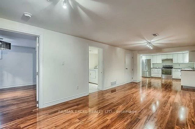 43, Boothbay, Central Newmarket, Newmarket
