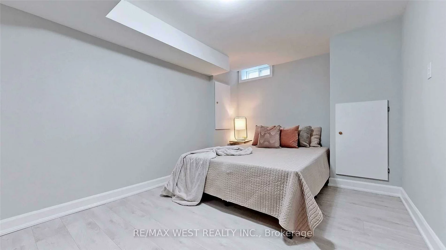 360, Dixon, Central Newmarket, Newmarket