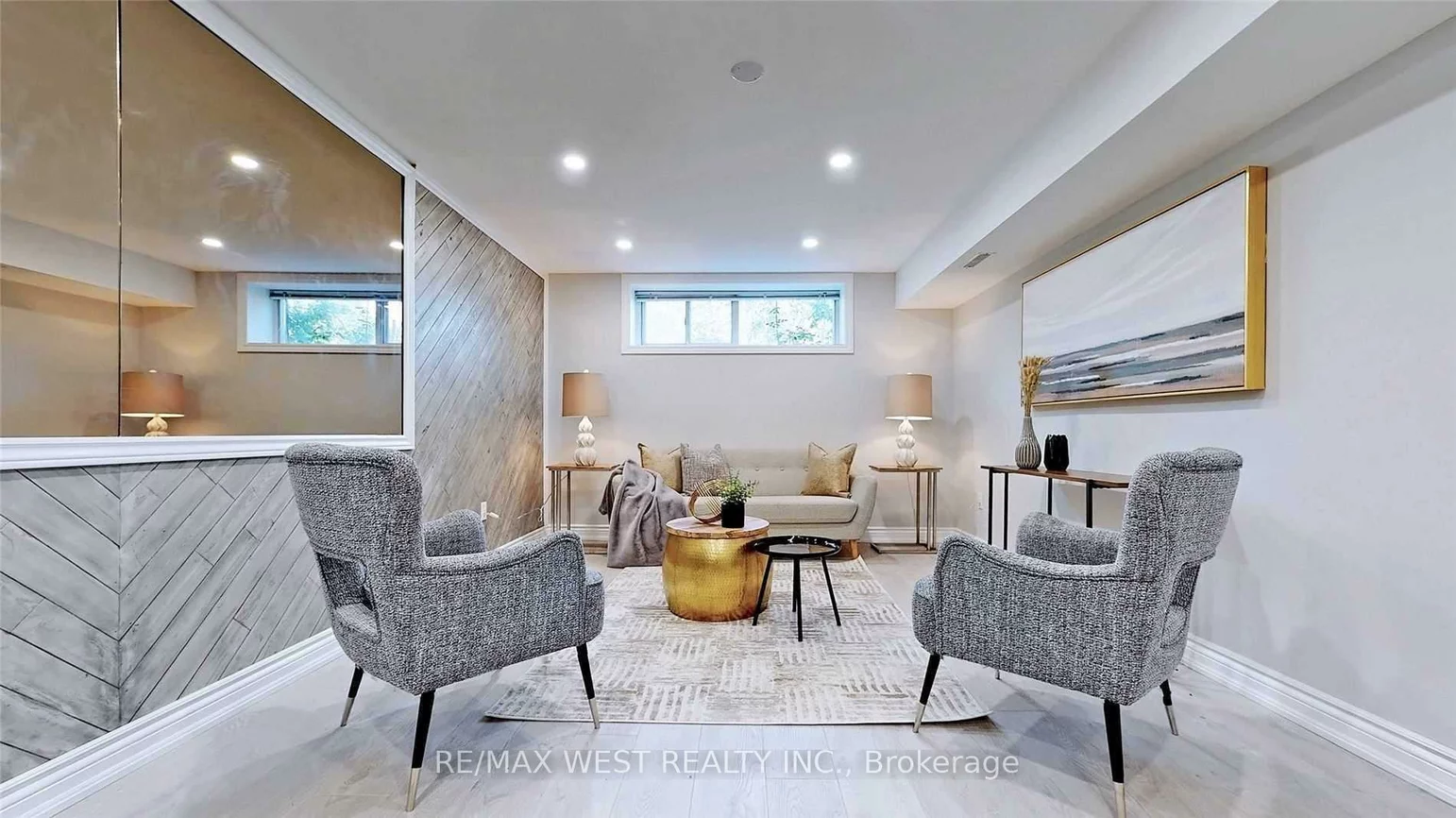 360, Dixon, Central Newmarket, Newmarket