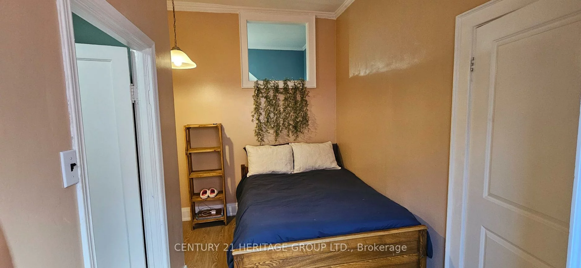 201A, Main, Central Newmarket, Newmarket