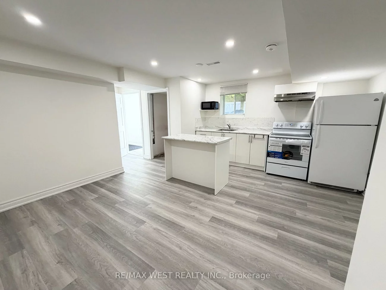 858, Cassie, Armitage, Newmarket