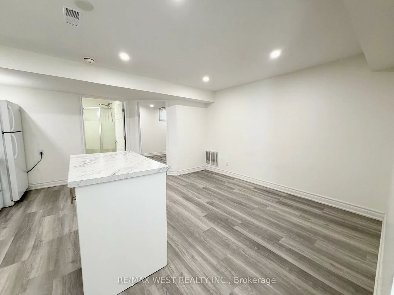 858, Cassie, Armitage, Newmarket