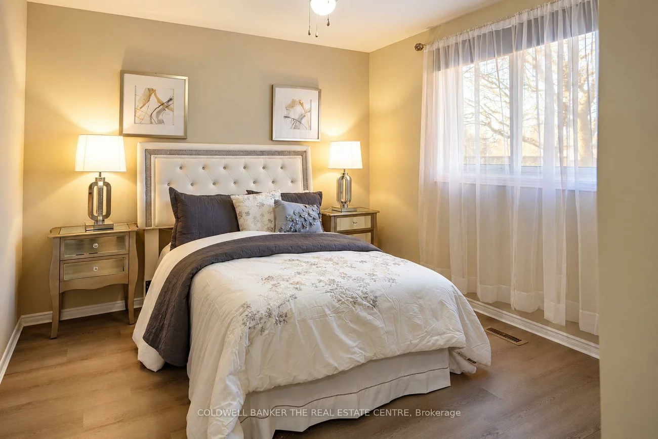 140, Woodpark, Huron Heights-Leslie Valley, Newmarket