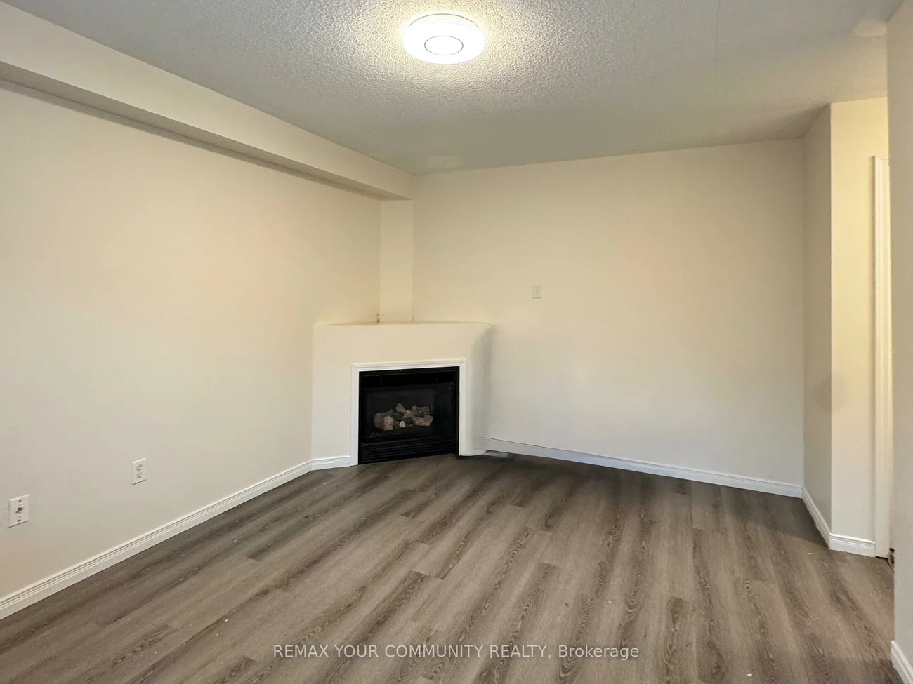 163, Flagstone, Woodland Hill, Newmarket