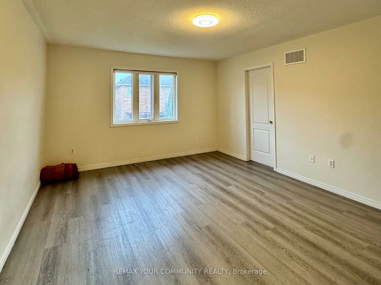 163, Flagstone, Woodland Hill, Newmarket