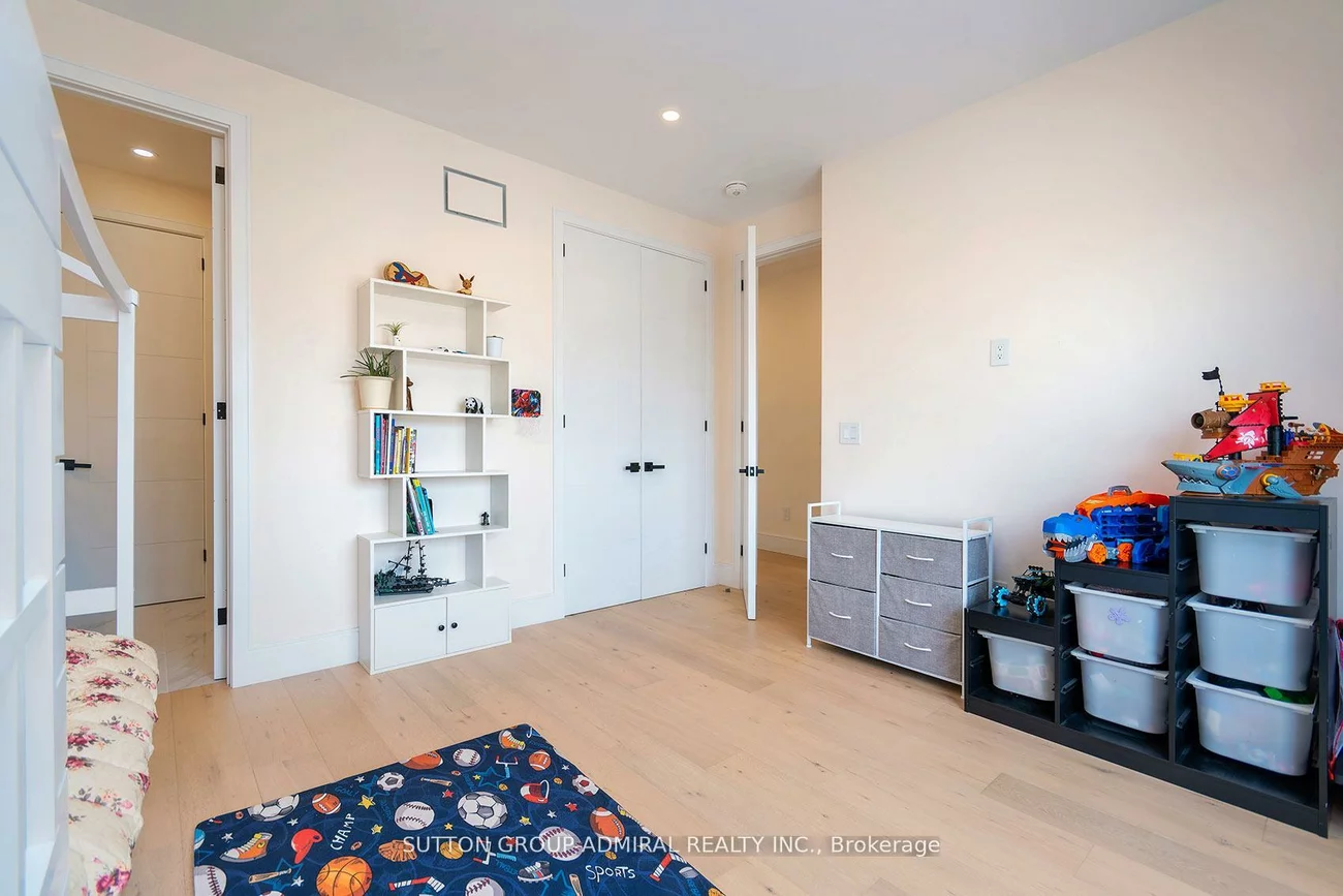 582, Gorham, Gorham-College Manor, Newmarket