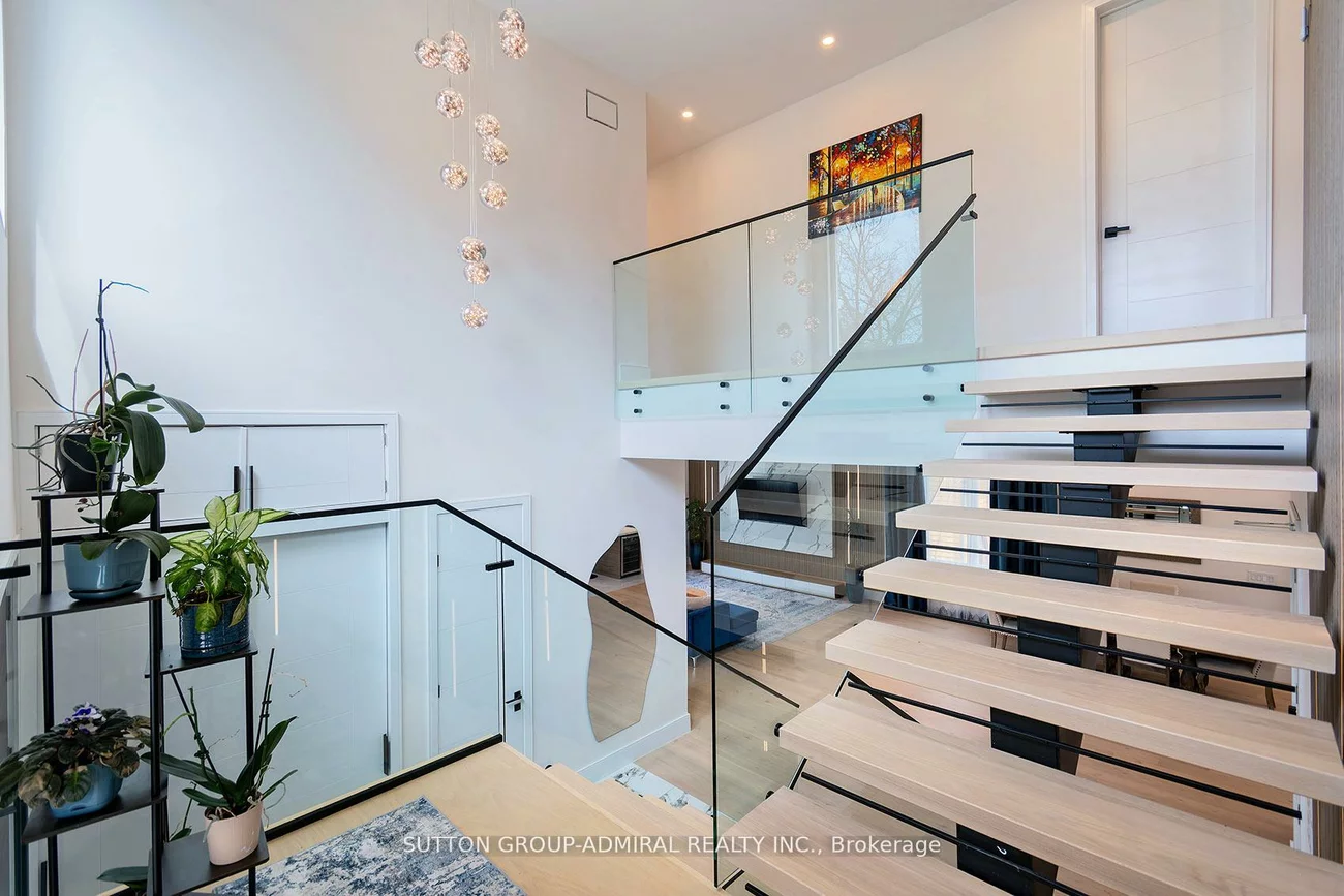 582, Gorham, Gorham-College Manor, Newmarket