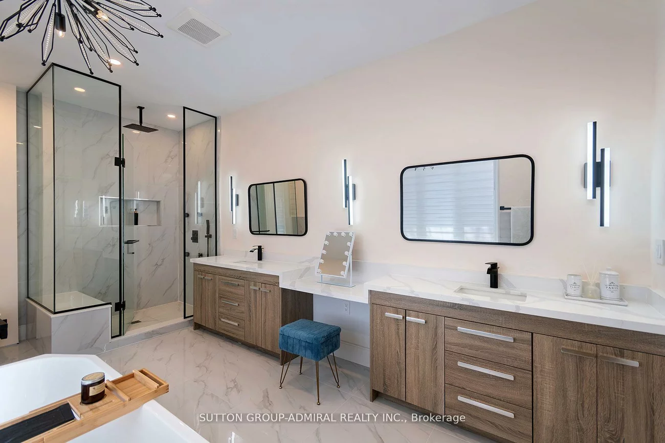 582, Gorham, Gorham-College Manor, Newmarket