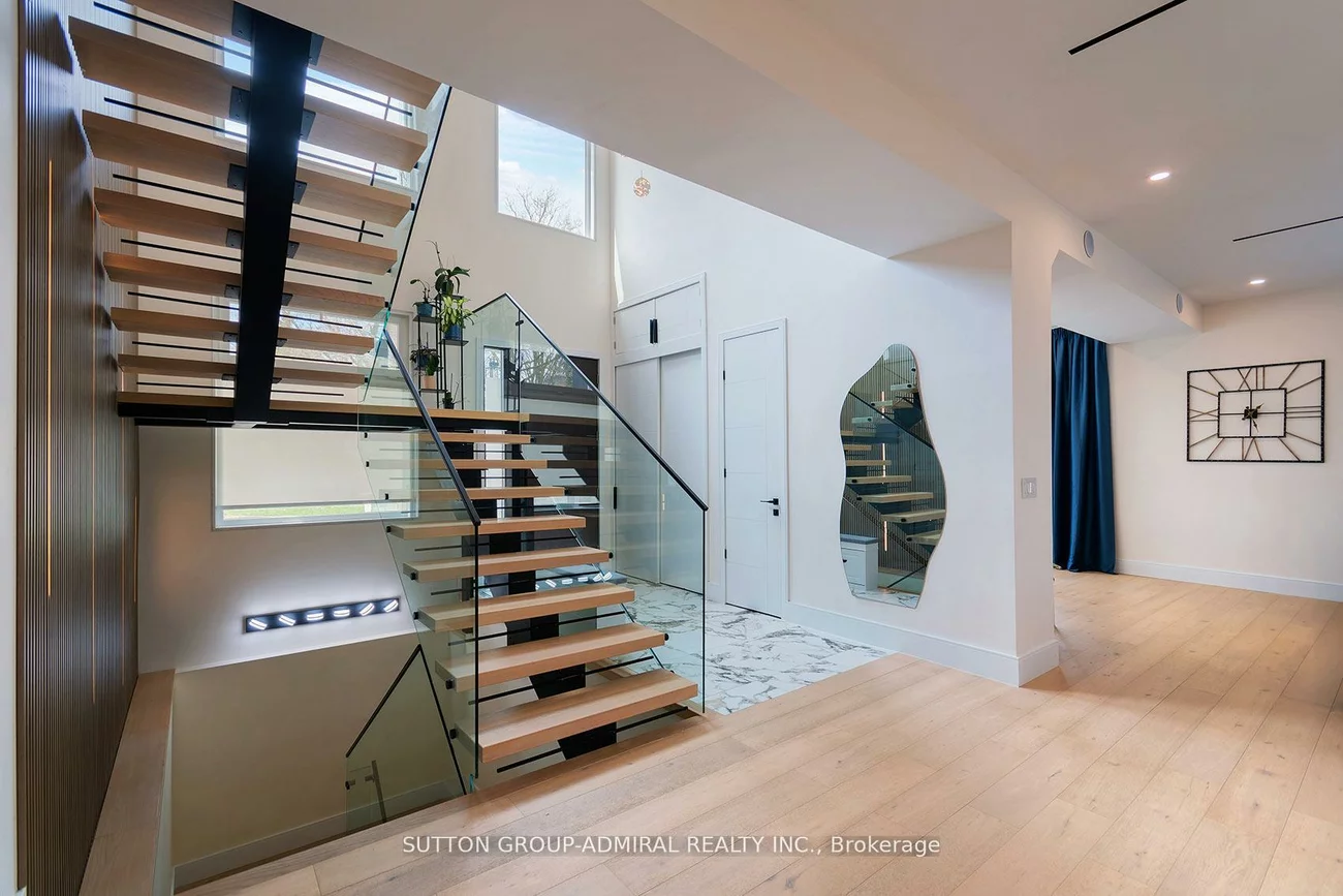 582, Gorham, Gorham-College Manor, Newmarket