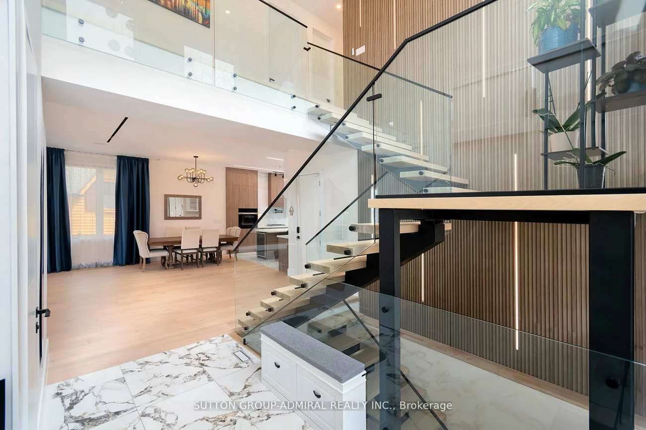 582, Gorham, Gorham-College Manor, Newmarket