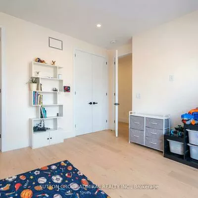 582, Gorham, Gorham-College Manor, Newmarket