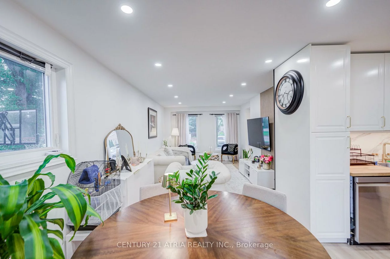 670, Elgin, Huron Heights-Leslie Valley, Newmarket