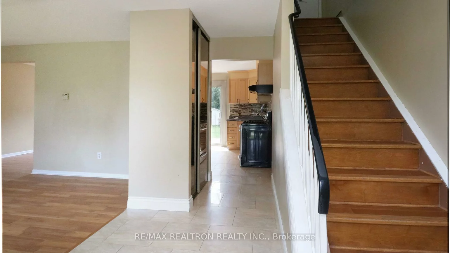 988, Jacarandah, Huron Heights-Leslie Valley, Newmarket