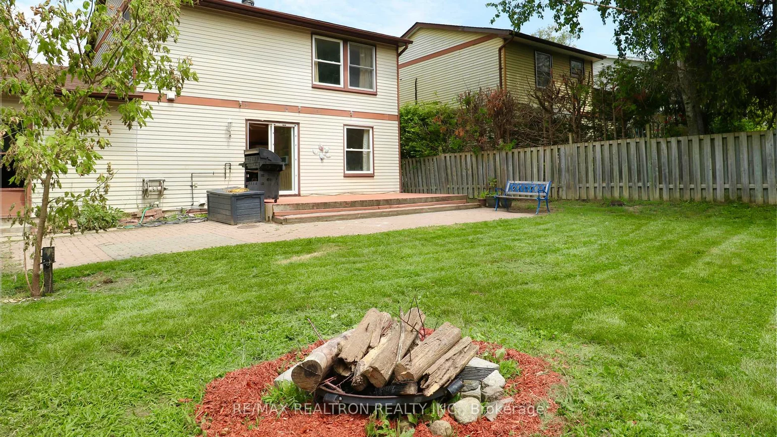 988, Jacarandah, Huron Heights-Leslie Valley, Newmarket