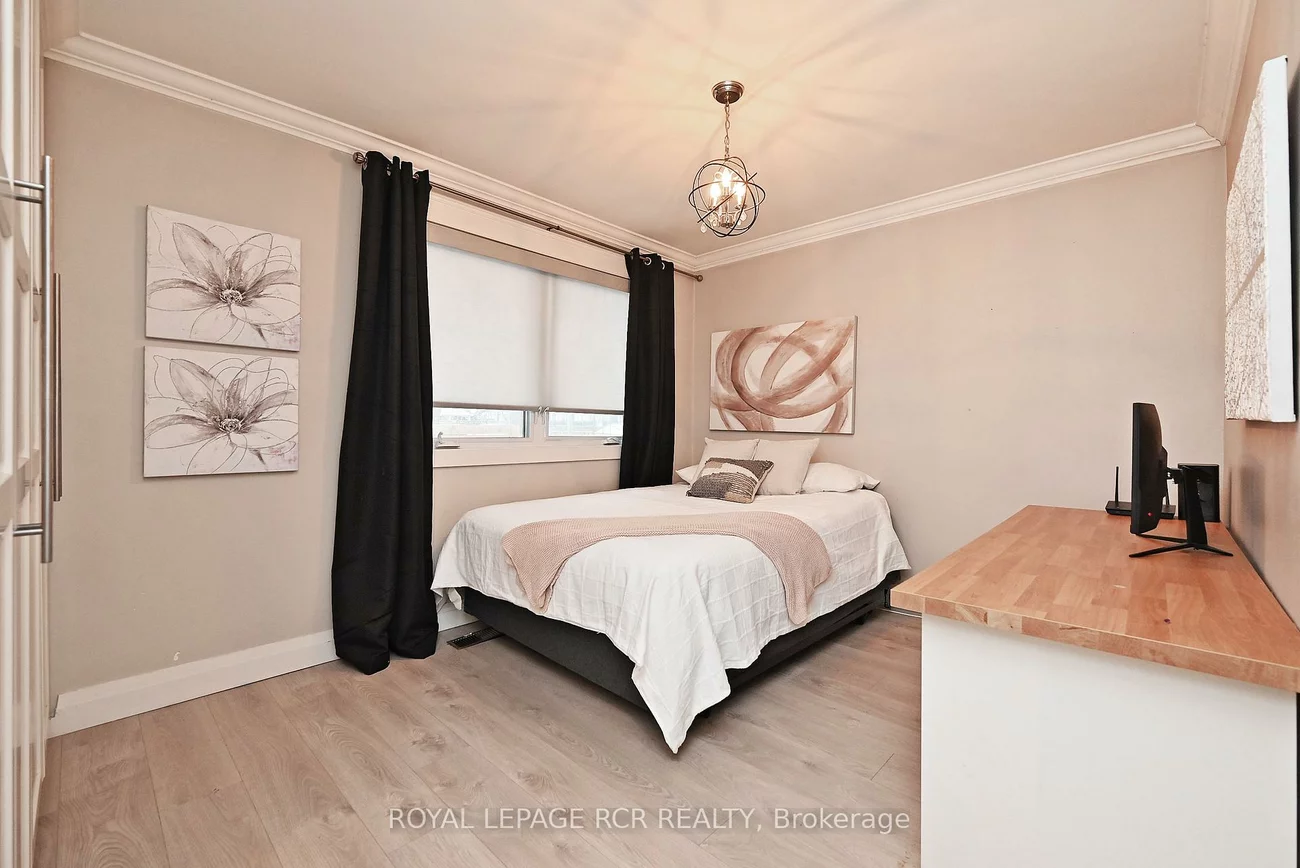 93, Queen, Central Newmarket, Newmarket