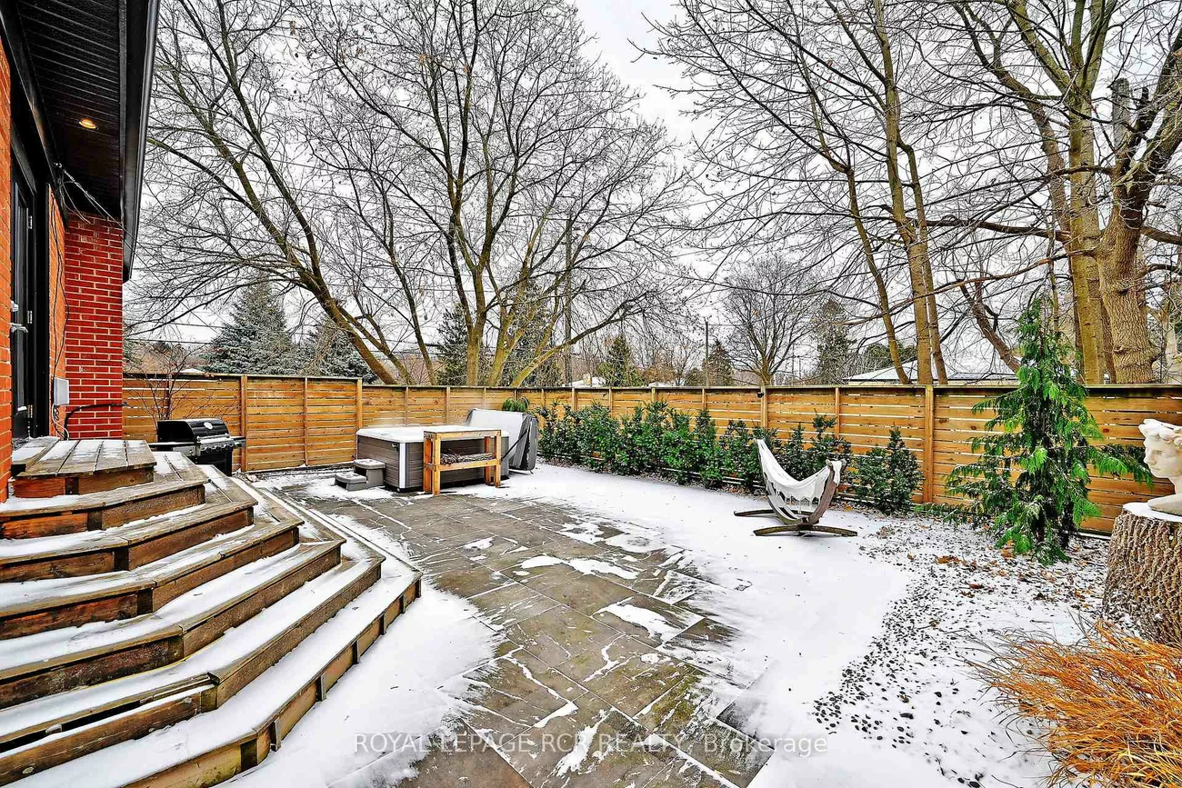 93, Queen, Central Newmarket, Newmarket
