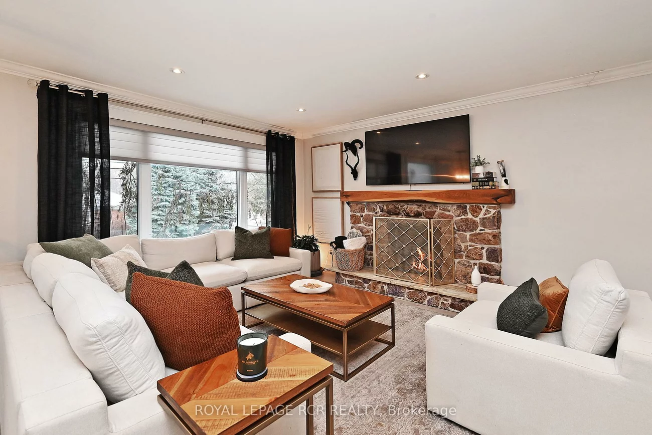 93, Queen, Central Newmarket, Newmarket