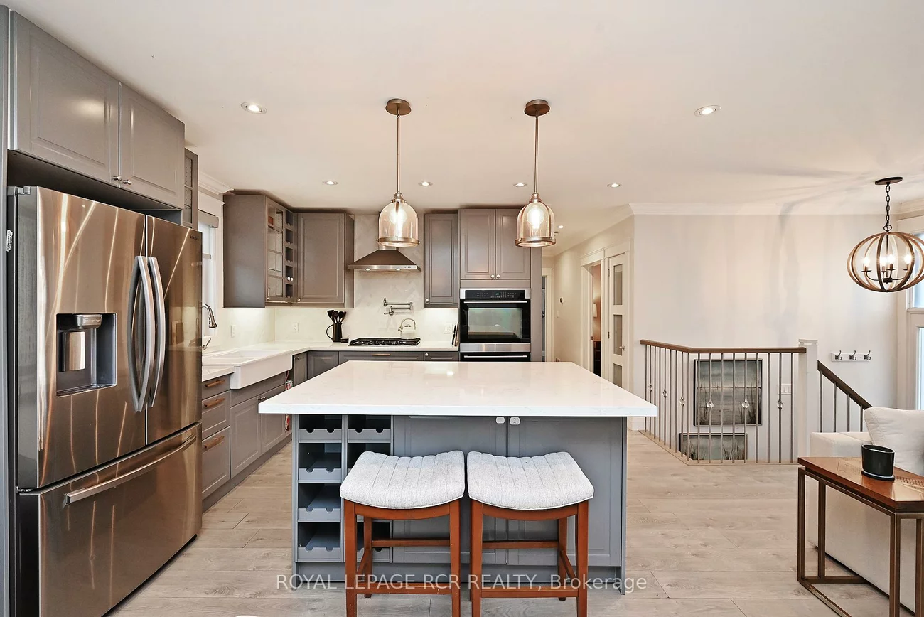 93, Queen, Central Newmarket, Newmarket