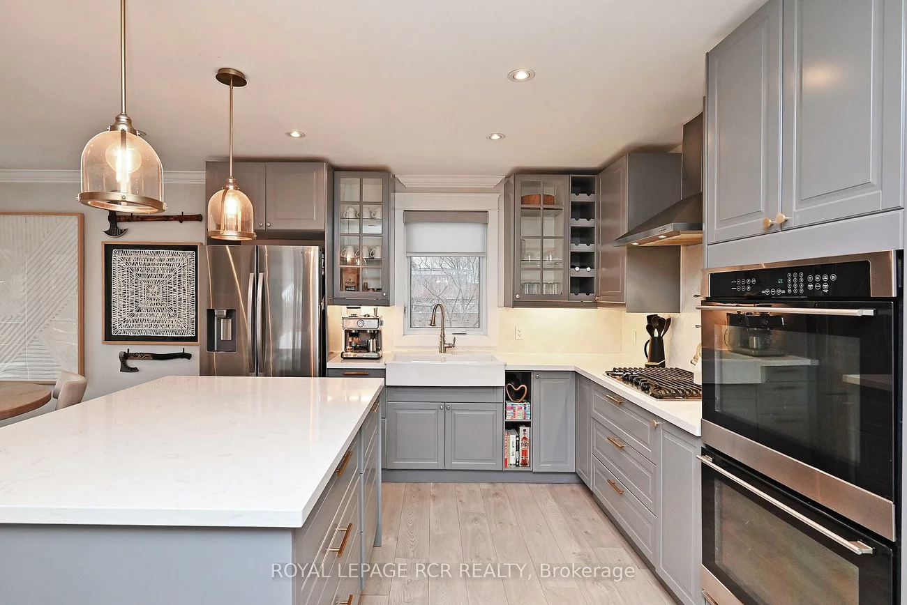 93, Queen, Central Newmarket, Newmarket