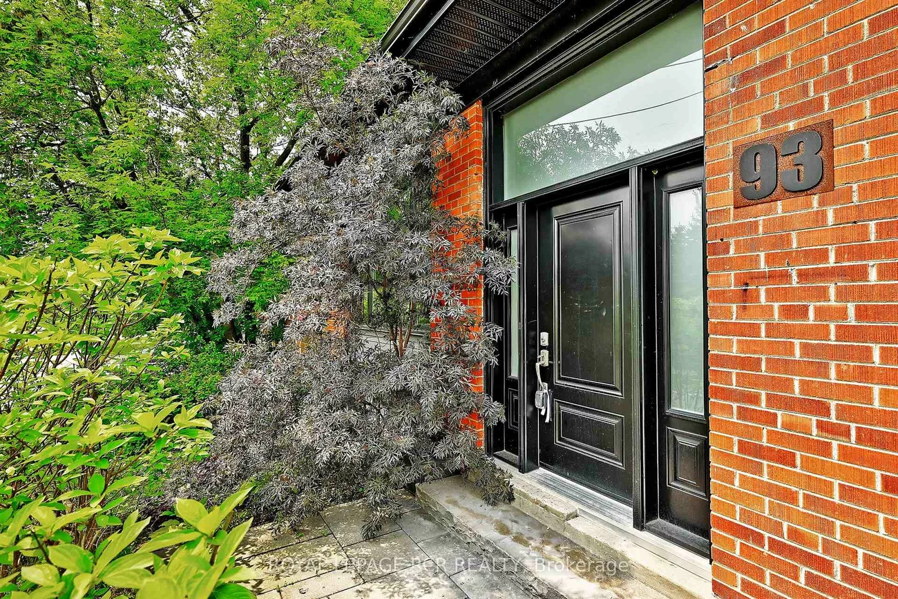 93, Queen, Central Newmarket, Newmarket