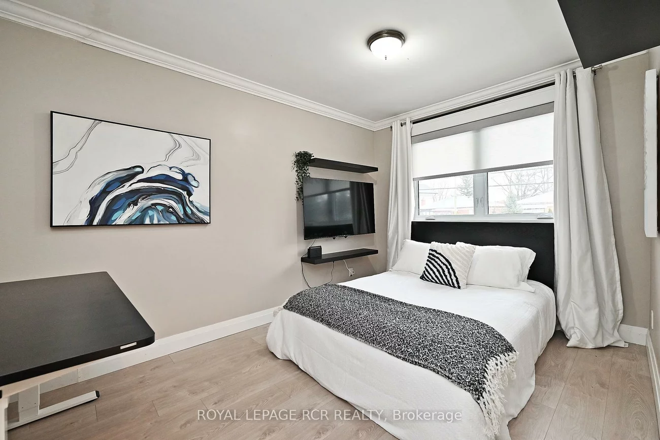 93, Queen, Central Newmarket, Newmarket