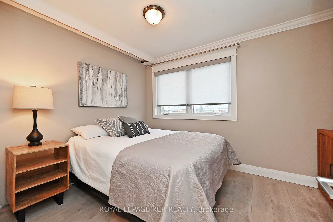 93, Queen, Central Newmarket, Newmarket