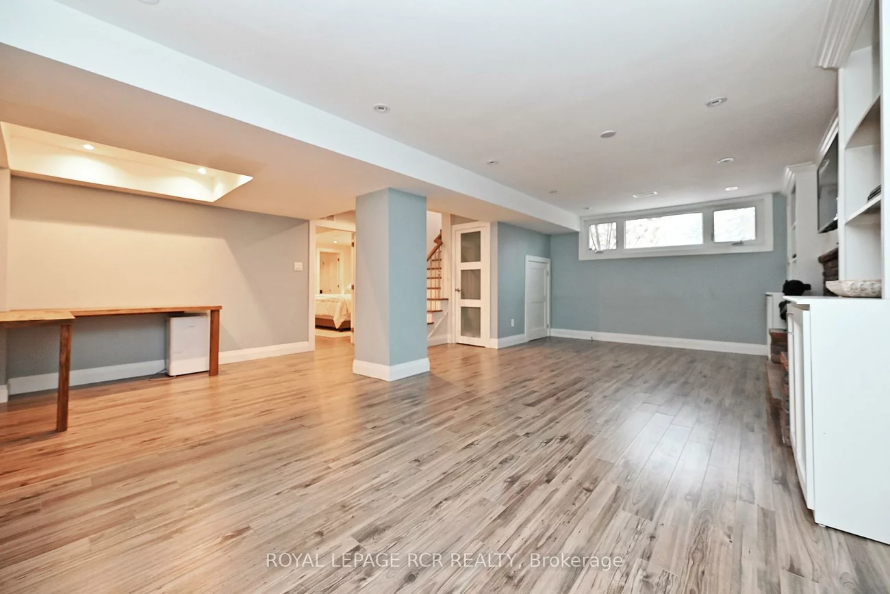 93, Queen, Central Newmarket, Newmarket