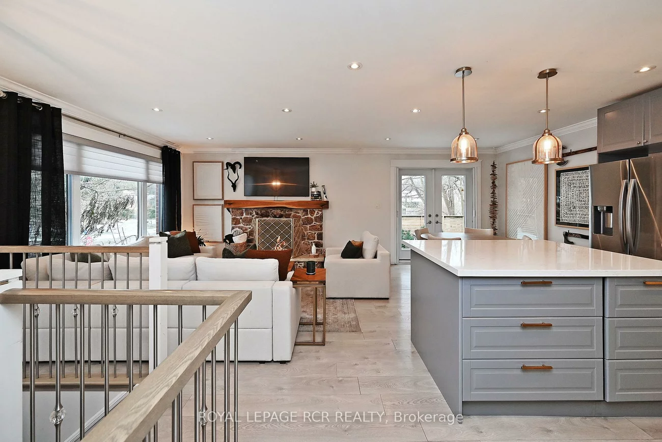 93, Queen, Central Newmarket, Newmarket