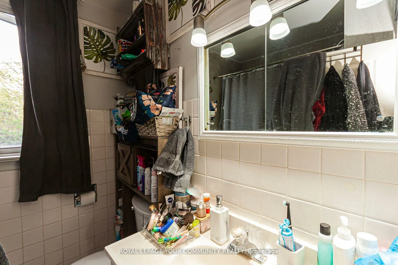 593, Watson, Huron Heights-Leslie Valley, Newmarket