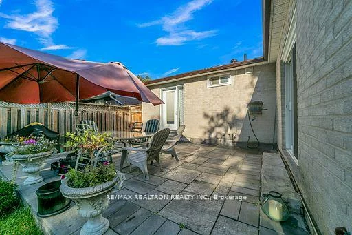 374, Borden, Central Newmarket, Newmarket
