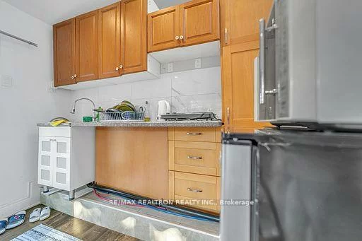 374, Borden, Central Newmarket, Newmarket