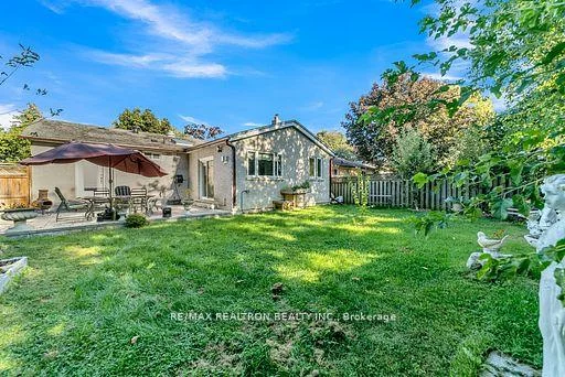 374, Borden, Central Newmarket, Newmarket