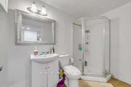374, Borden, Central Newmarket, Newmarket