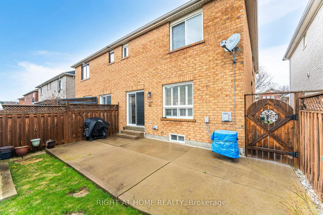 910, Oaktree, Summerhill Estates, Newmarket