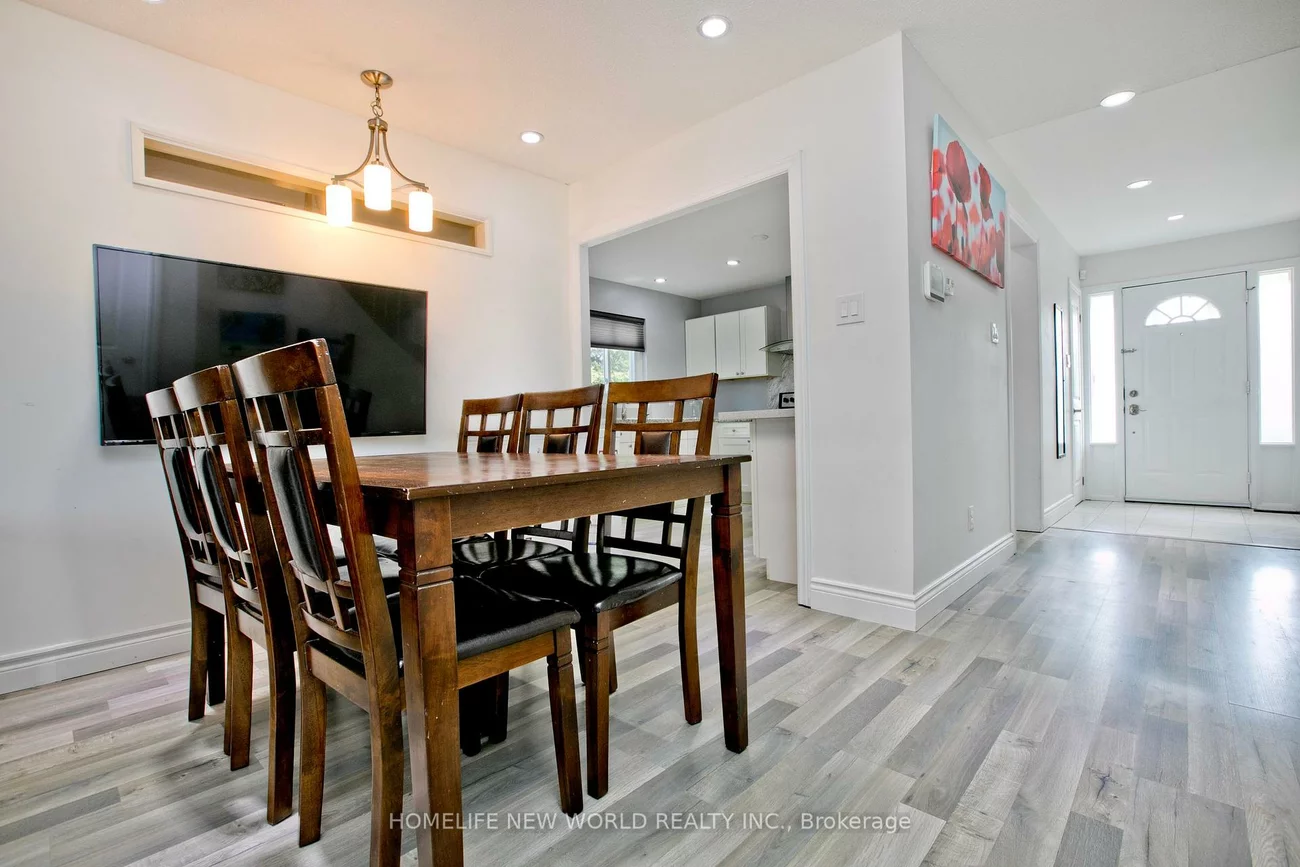 737, Pam, Huron Heights-Leslie Valley, Newmarket