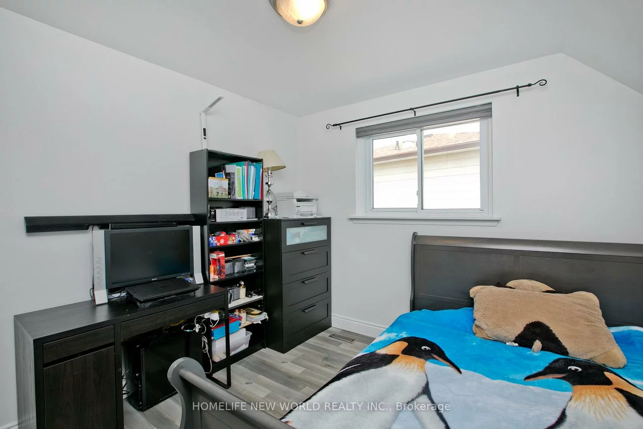 737, Pam, Huron Heights-Leslie Valley, Newmarket