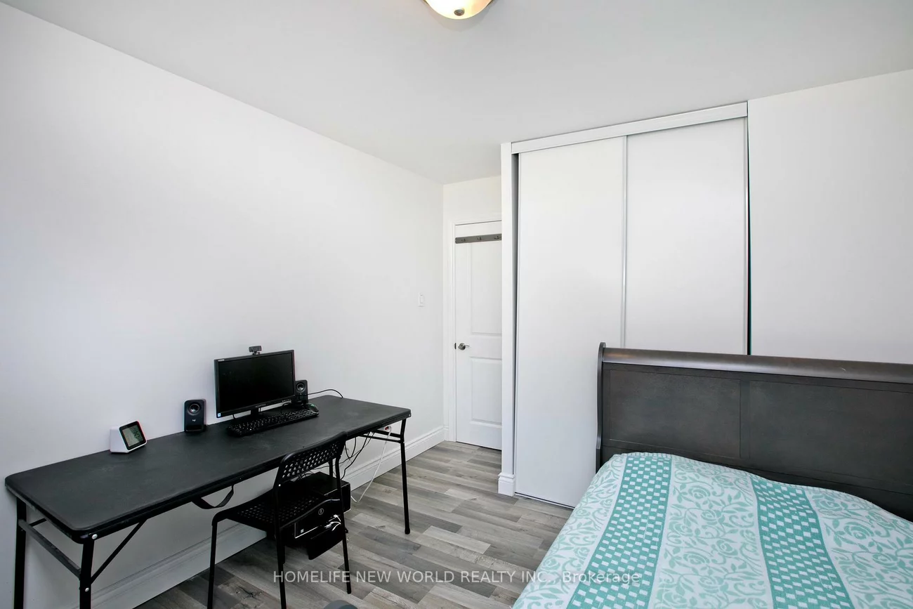 737, Pam, Huron Heights-Leslie Valley, Newmarket