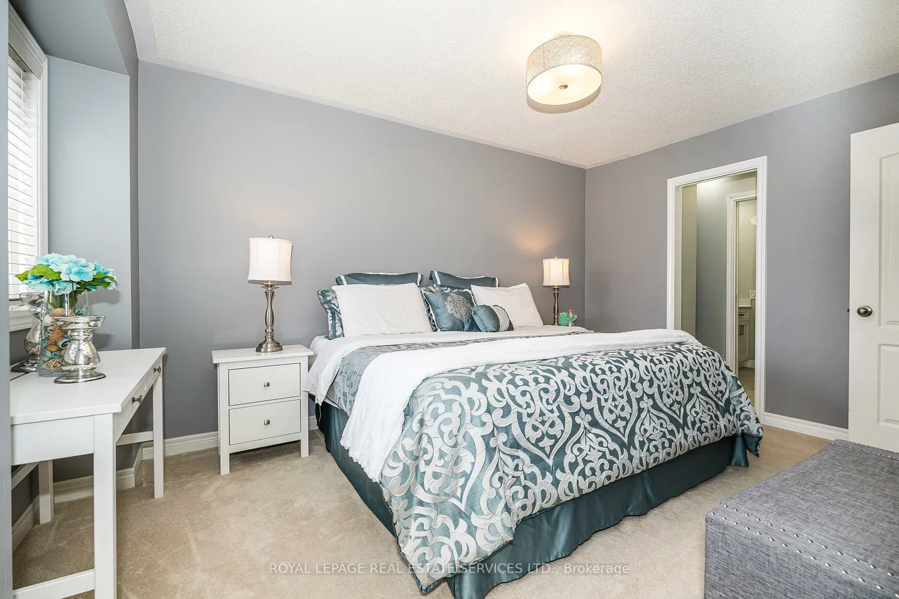 641, Bondi, Gorham-College Manor, Newmarket