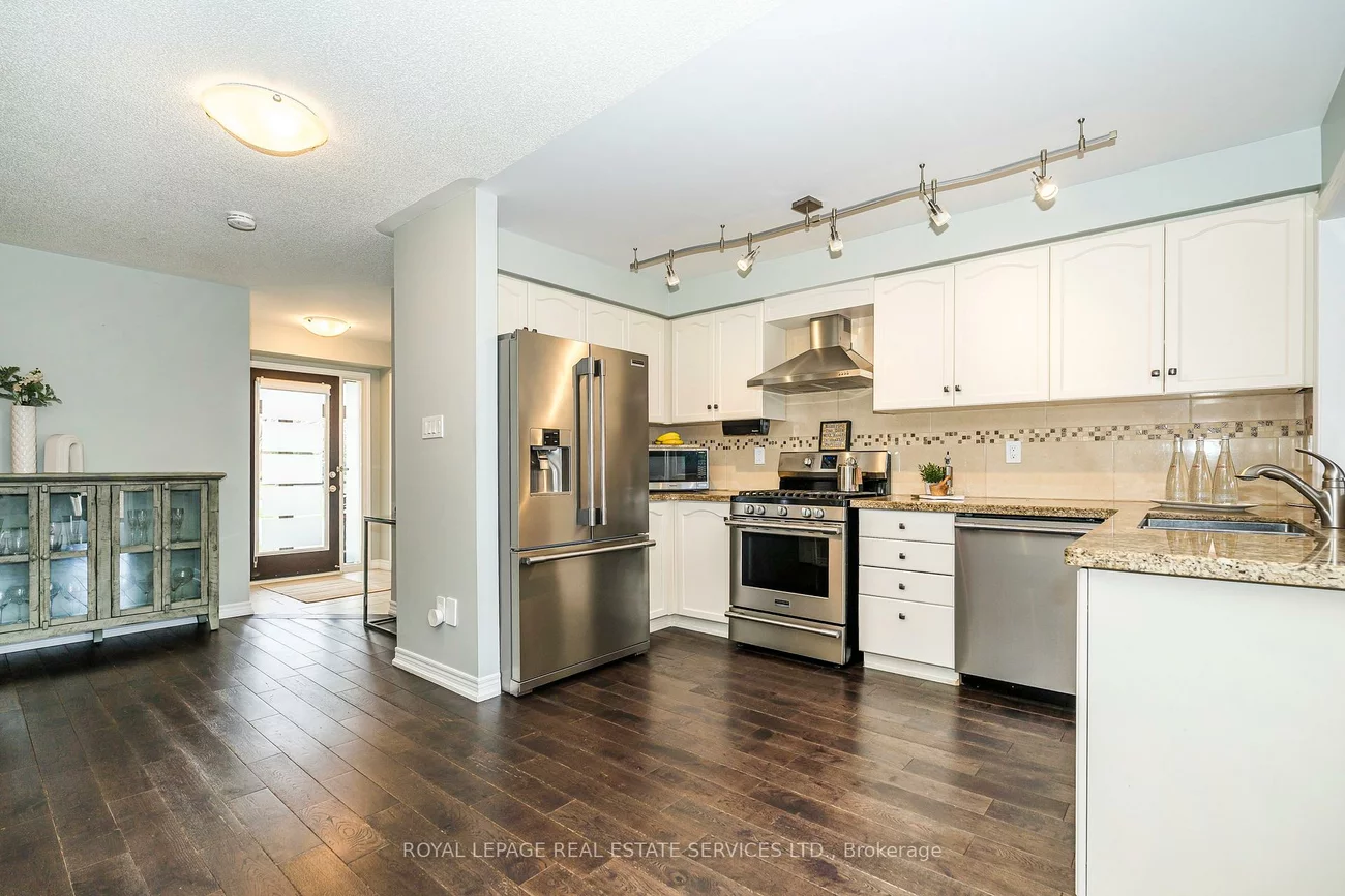 641, Bondi, Gorham-College Manor, Newmarket