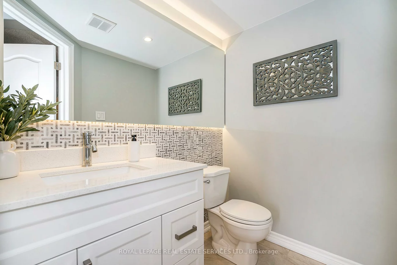 641, Bondi, Gorham-College Manor, Newmarket