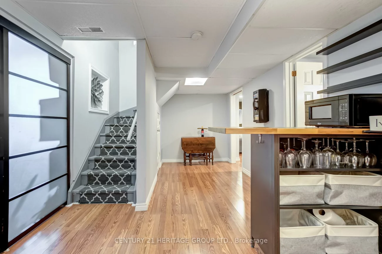 303, Alex Doner, Glenway Estates, Newmarket