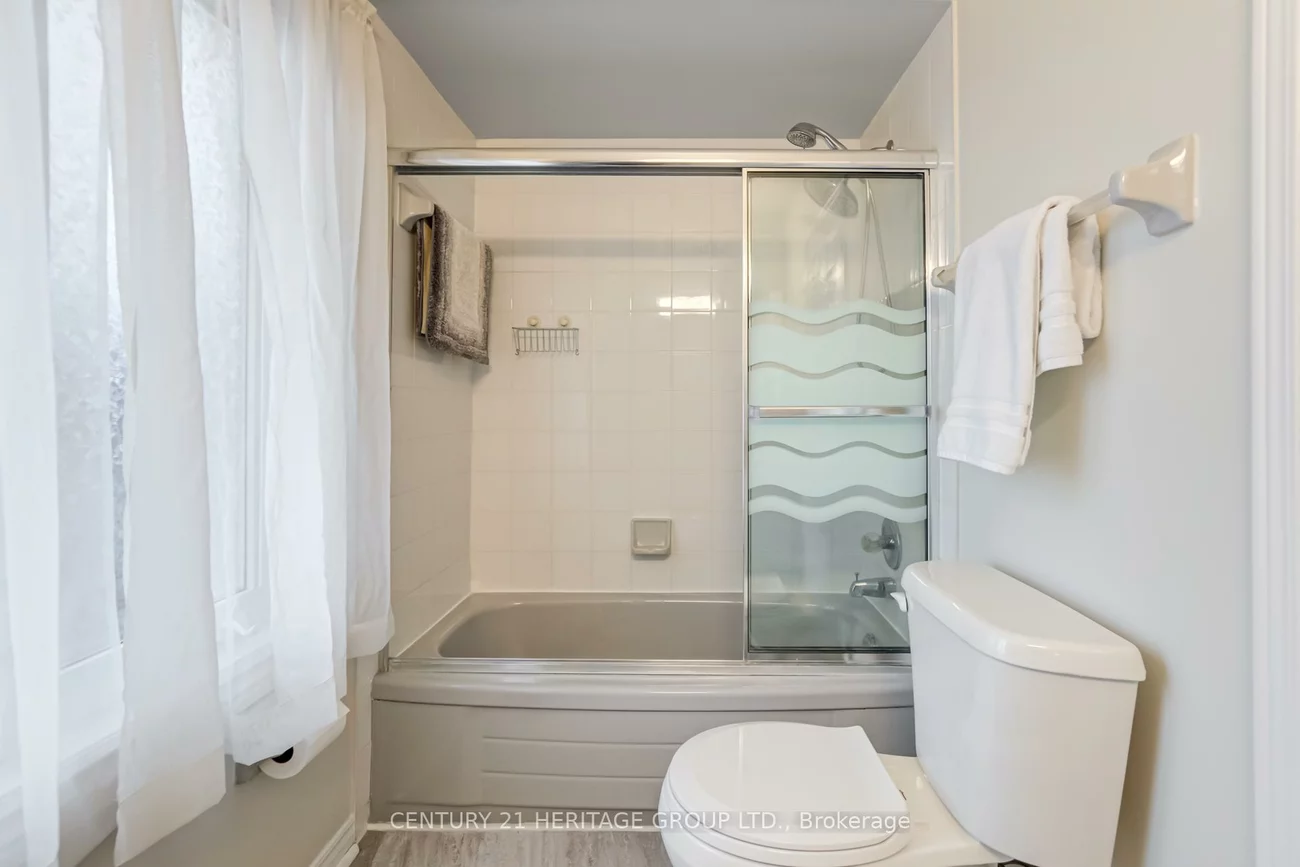 303, Alex Doner, Glenway Estates, Newmarket