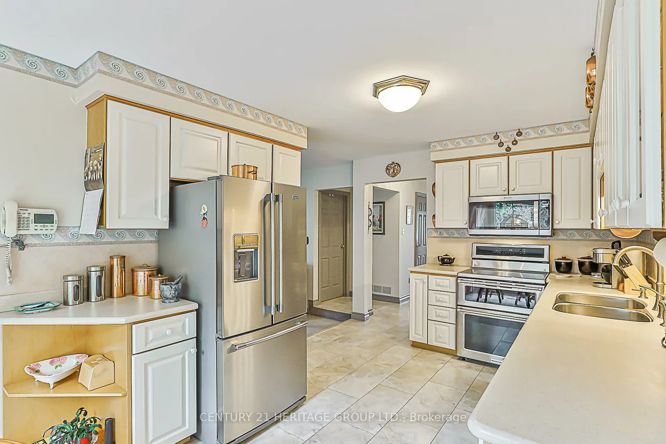 861, Columbia, Huron Heights-Leslie Valley, Newmarket